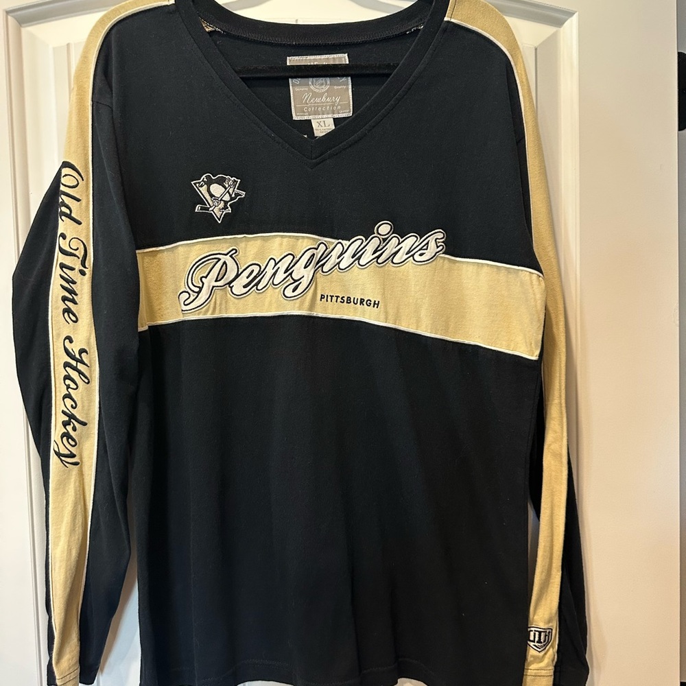 Old Time Hockey Pittsburgh Penguins Black & Gold Long Sleeve Embroidered Tee. XL